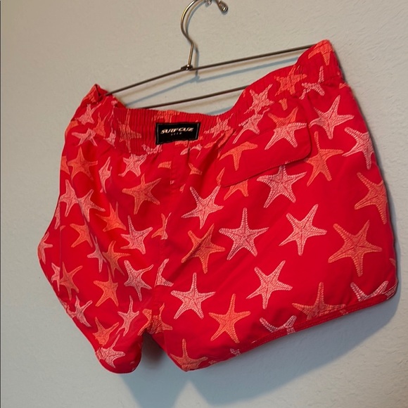 Red and Pink Star Pattern Athletic Shorts - Picture 6 of 8